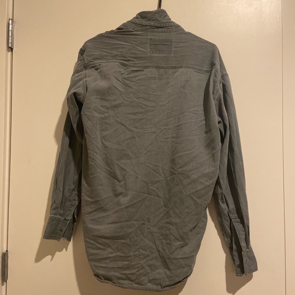 Levi’s button down - Picture 3 of 3